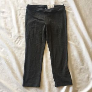 Hue Cotton Capri Leggings NWT Size Small.